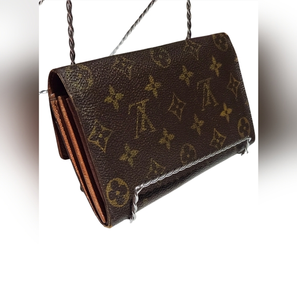 Authentic Louis Vuitton Monogram Wallet 🔥 - Picture 5 of 10